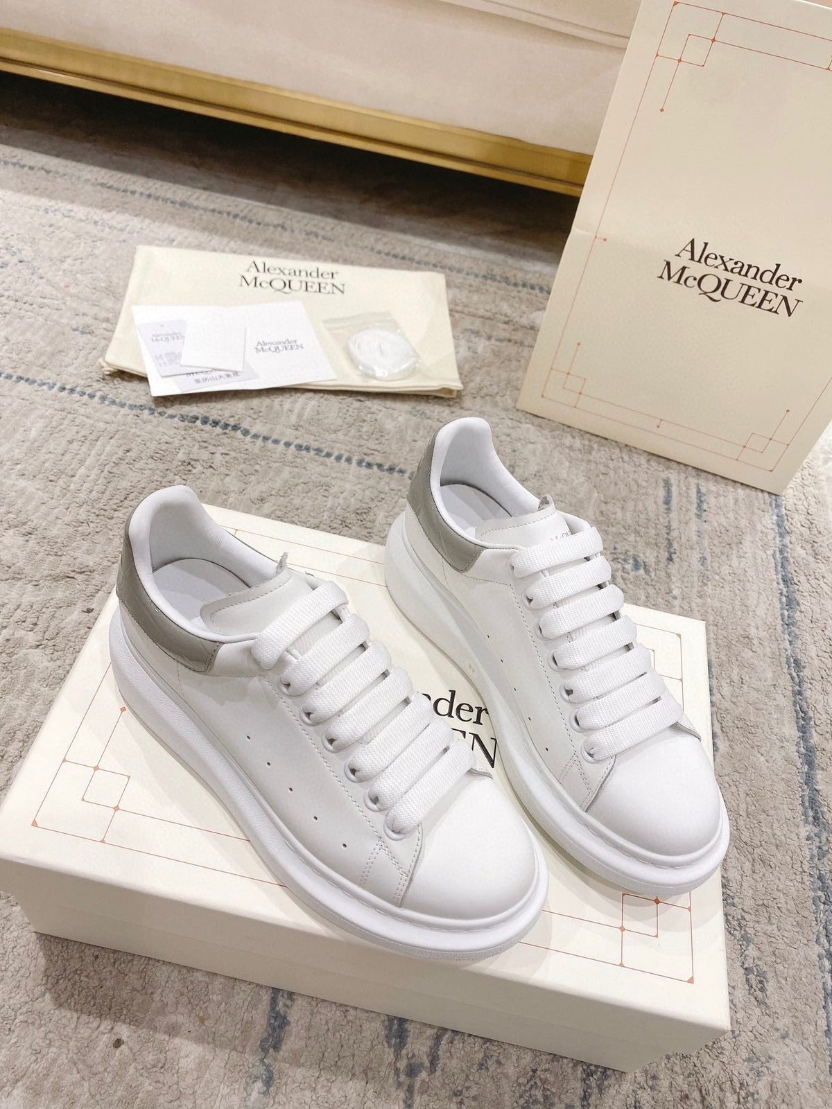 Sneakers & Shoes