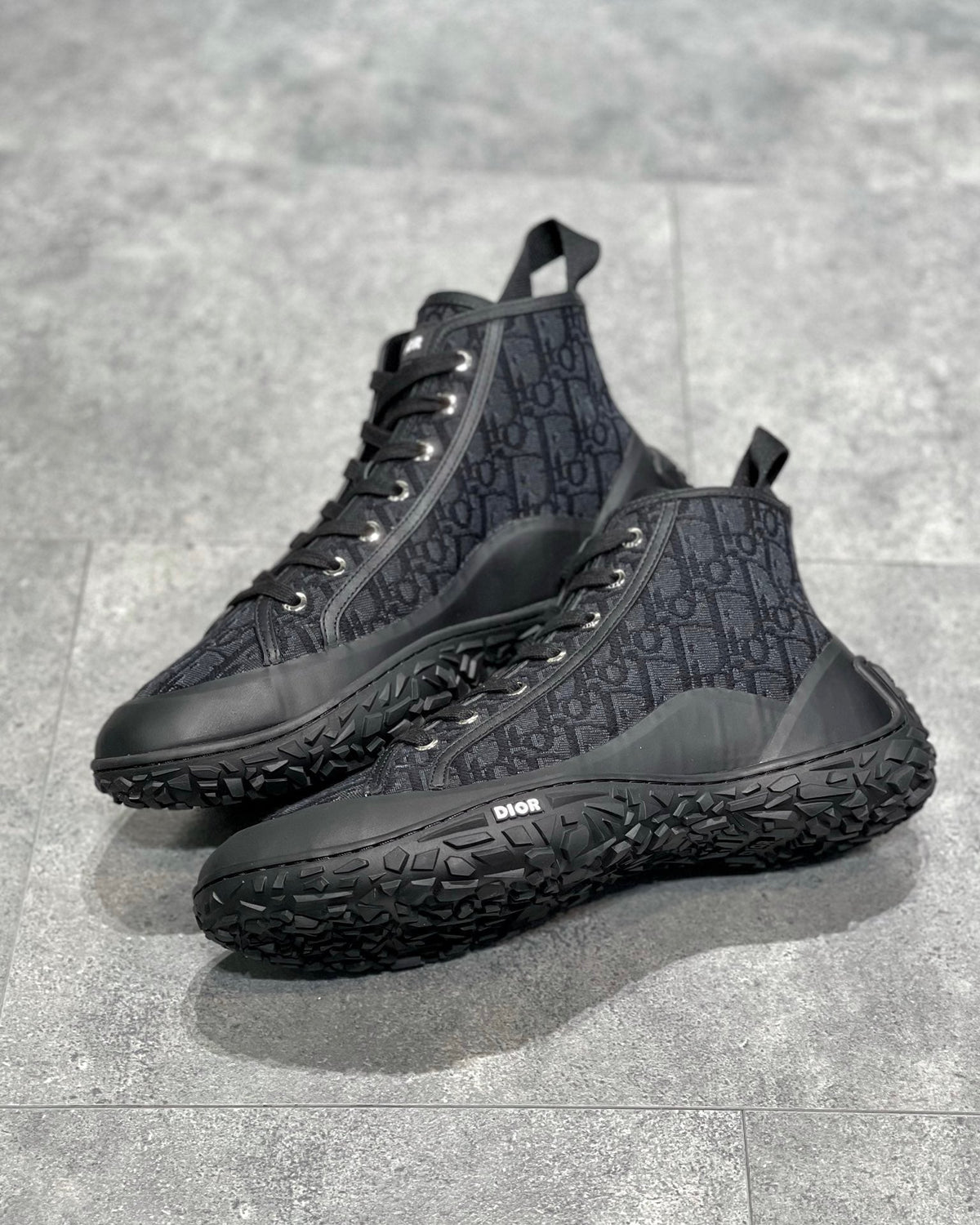 DIO Sneakers