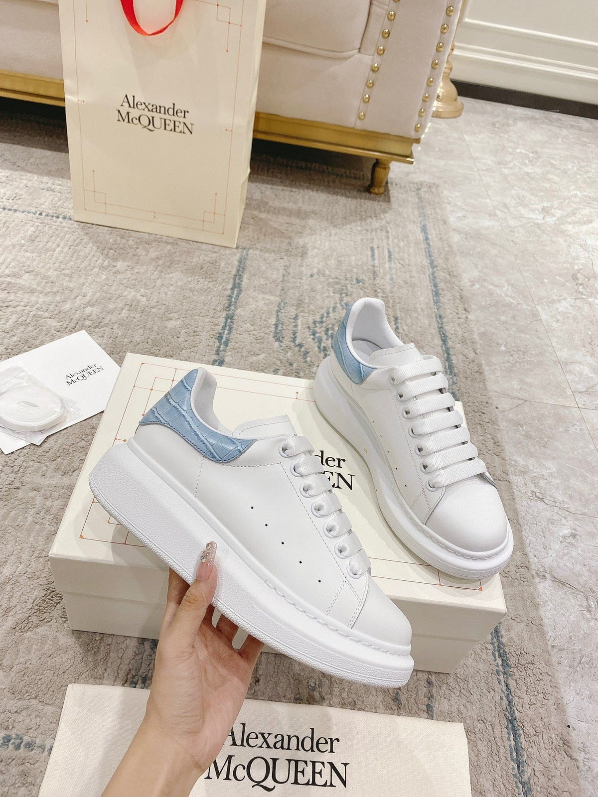 Sneakers & Shoes