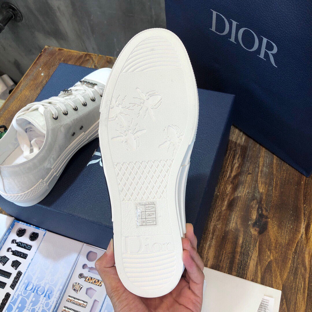 DIO Sneakers