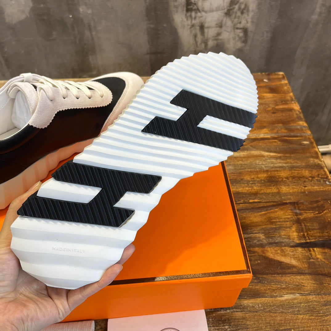 HERM Sneakers