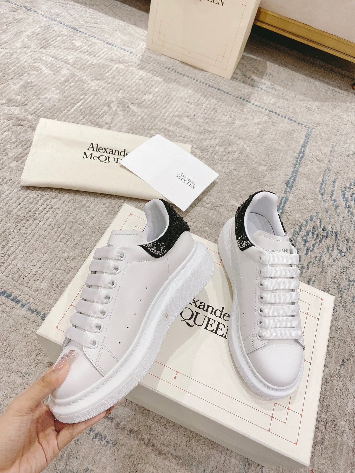 Sneakers & Shoes