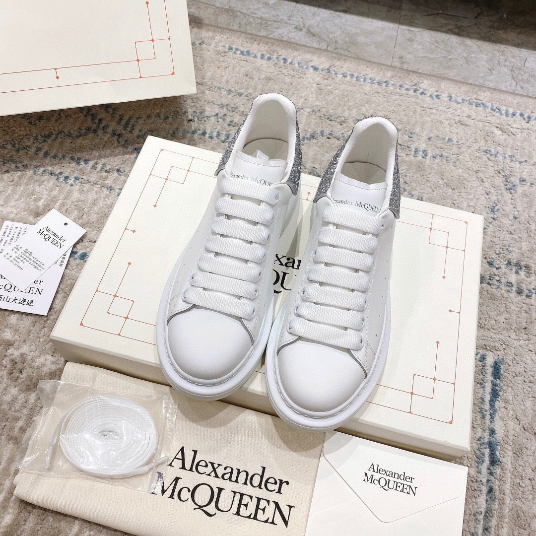 Sneakers & Shoes