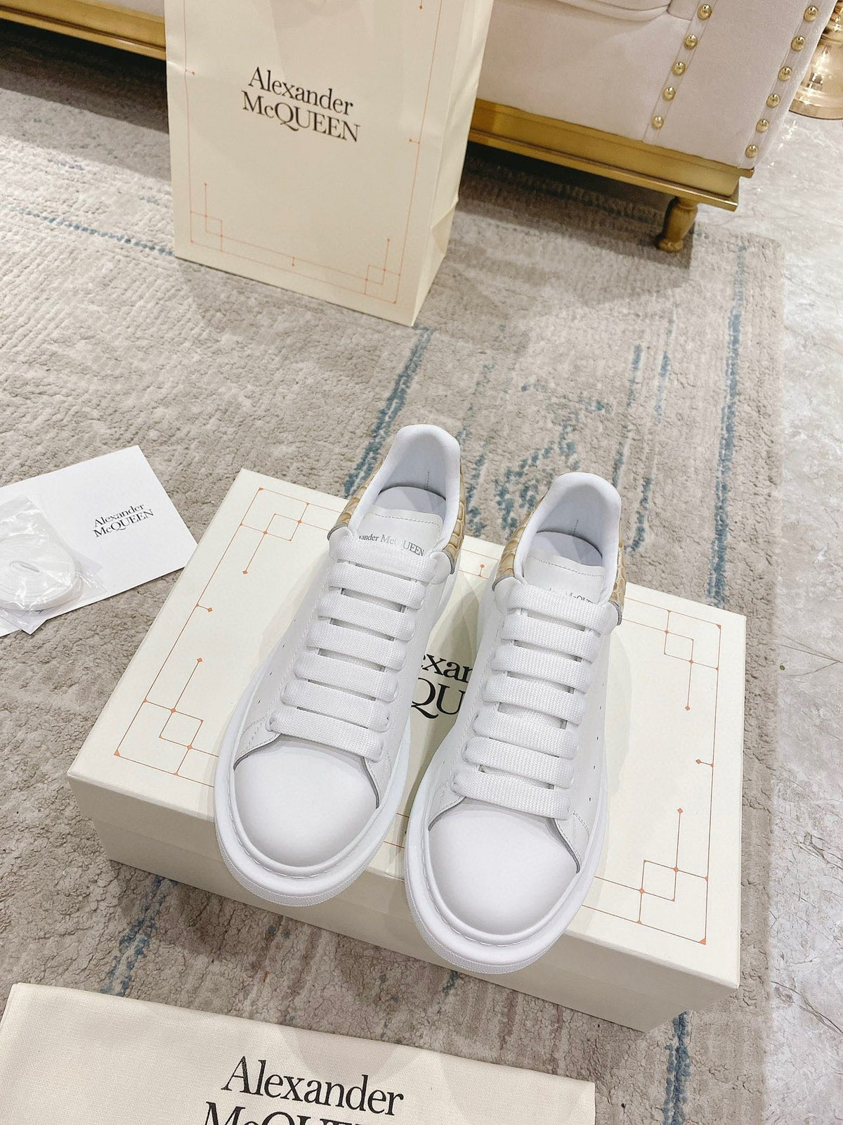 Sneakers & Shoes