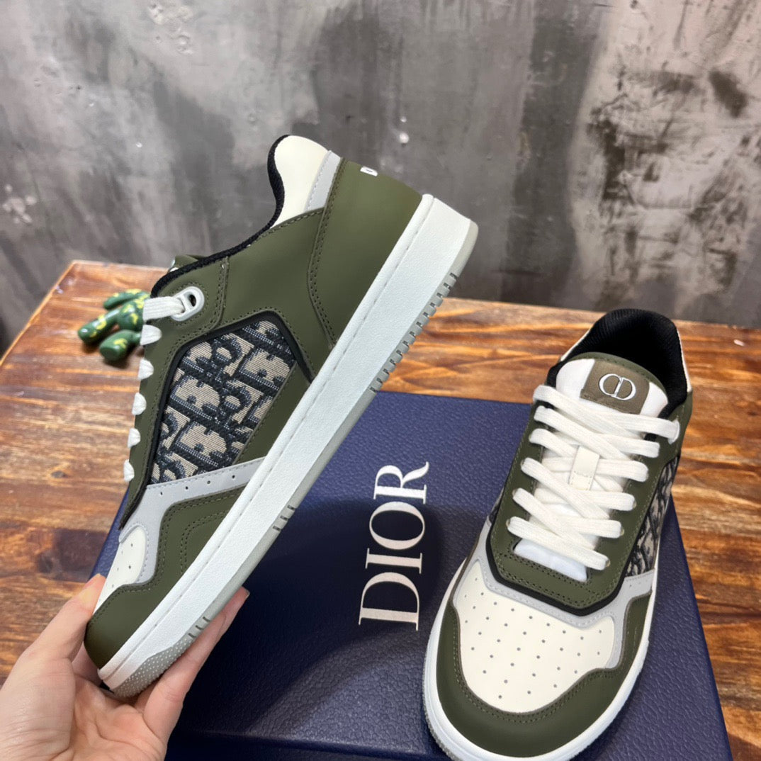 DIO Sneakers