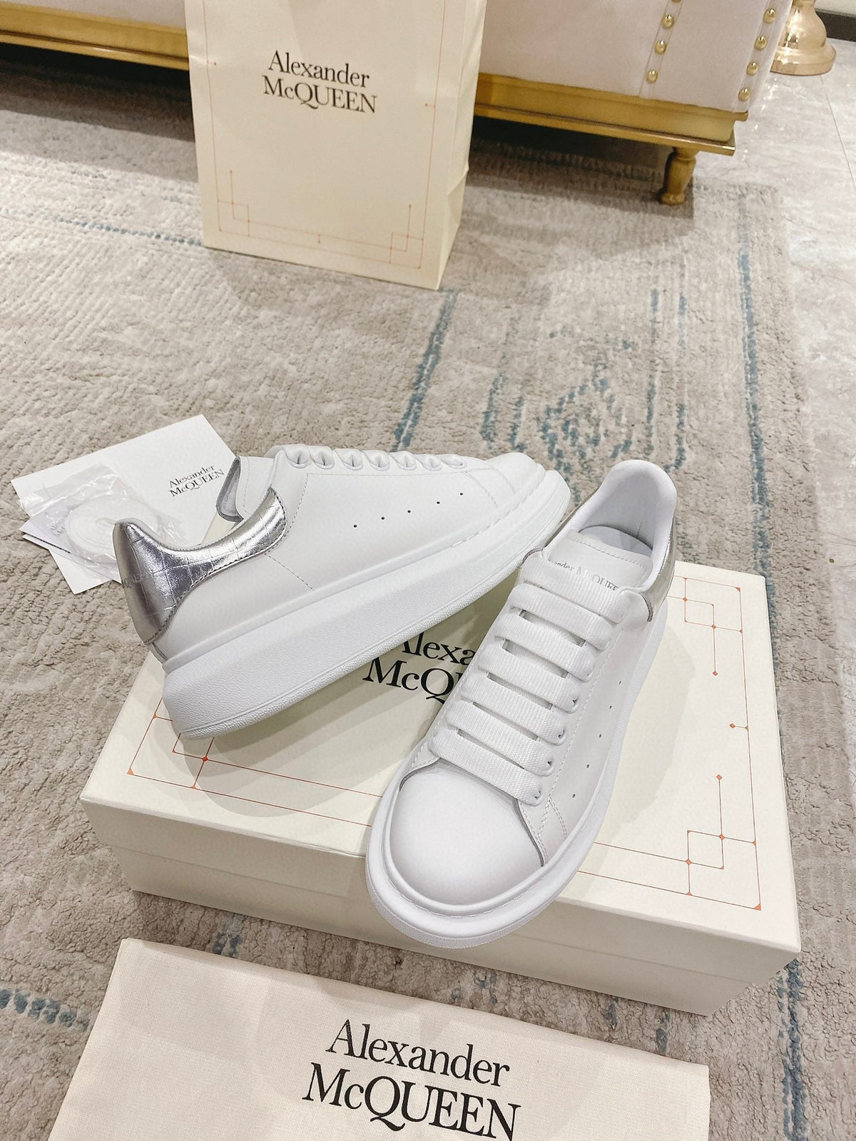 Sneakers & Shoes