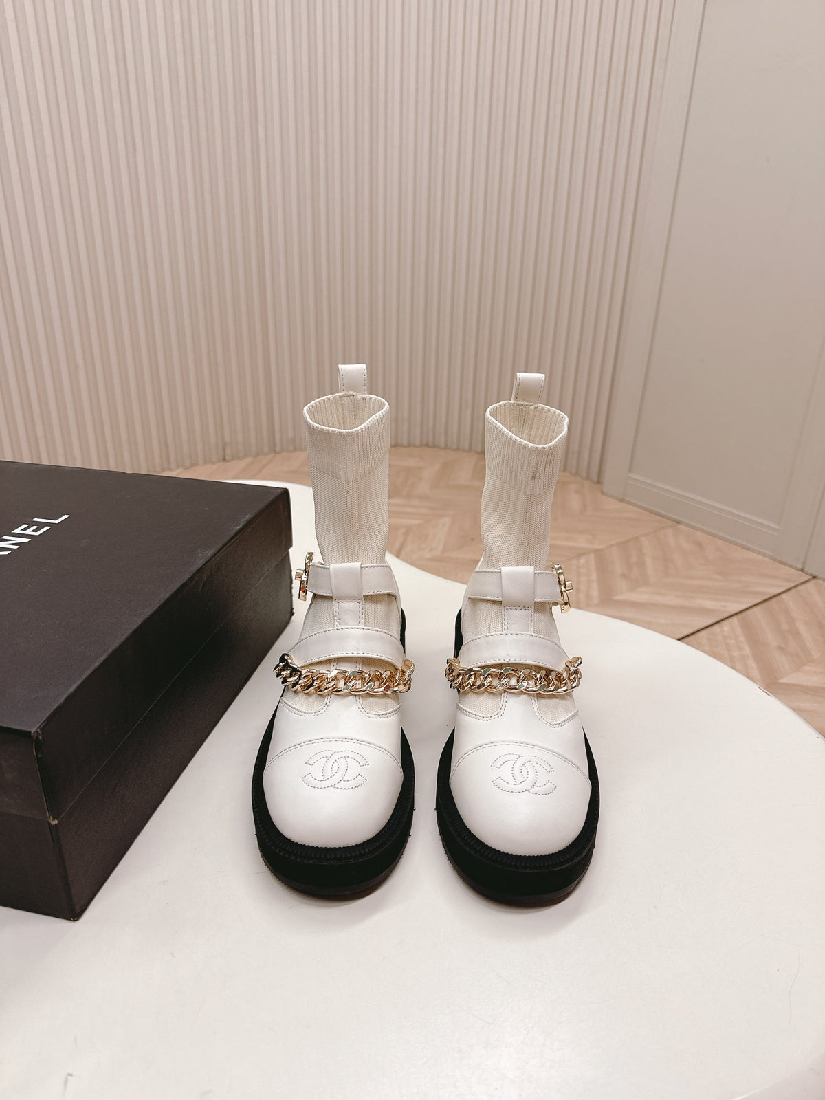 CHANEL ANKLE BOOTS 25S IN CREAM WHITE LAMBSKIN AND FABRIC WITH GOLD HARDWARE