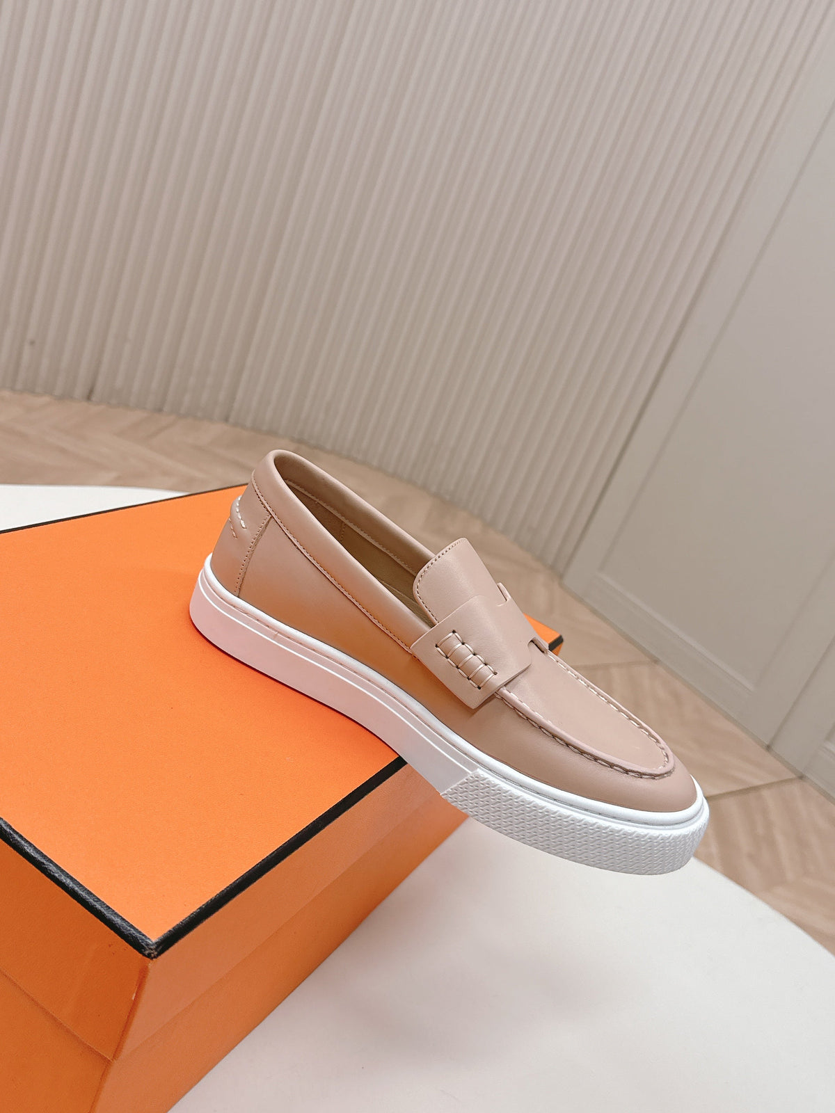 HM 25S SLIP-ON IN SOFT NUDE PINK LAMBSKIN