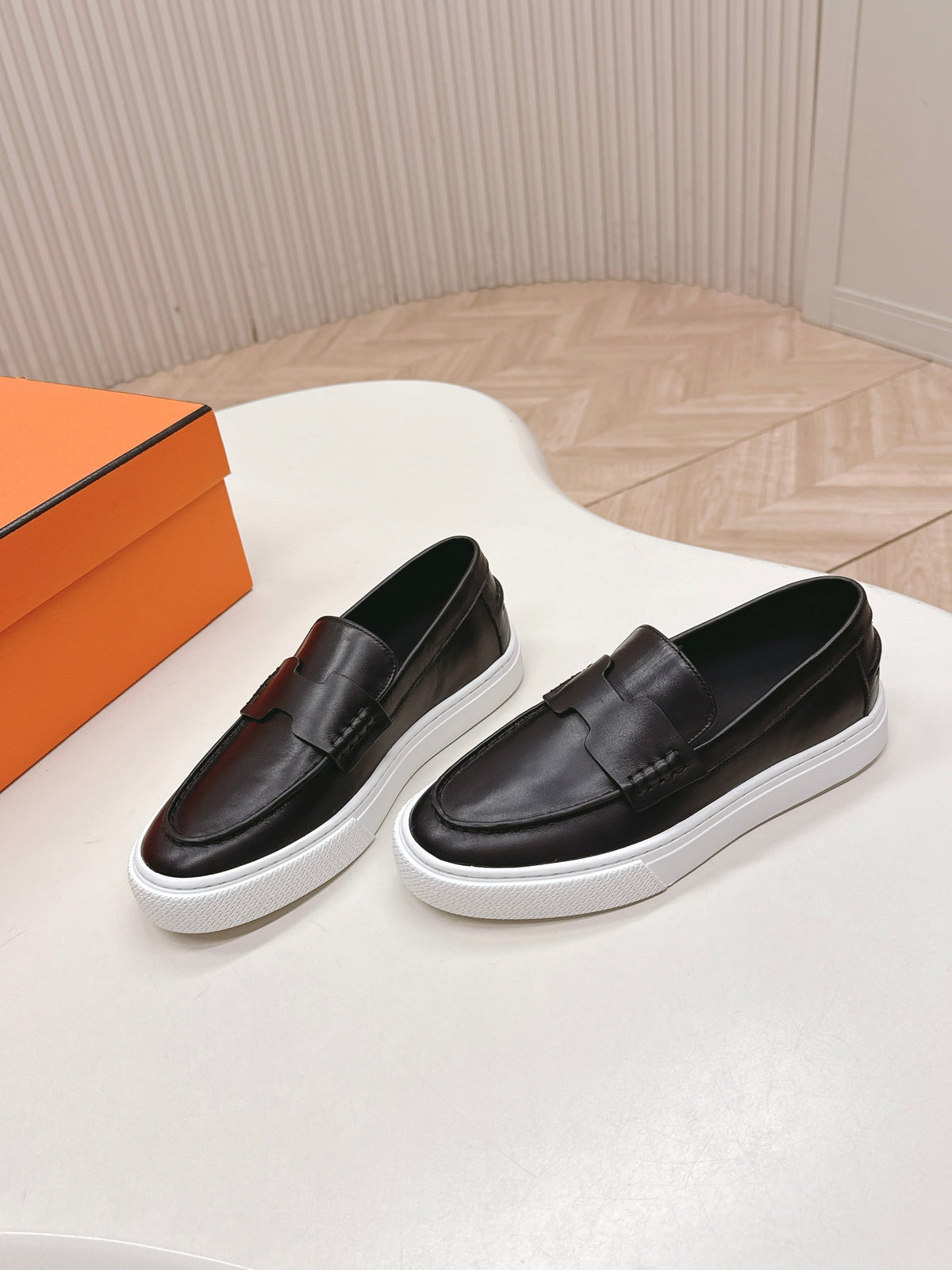 HM 25S SLIP-ON IN BLACK LAMBSKIN
