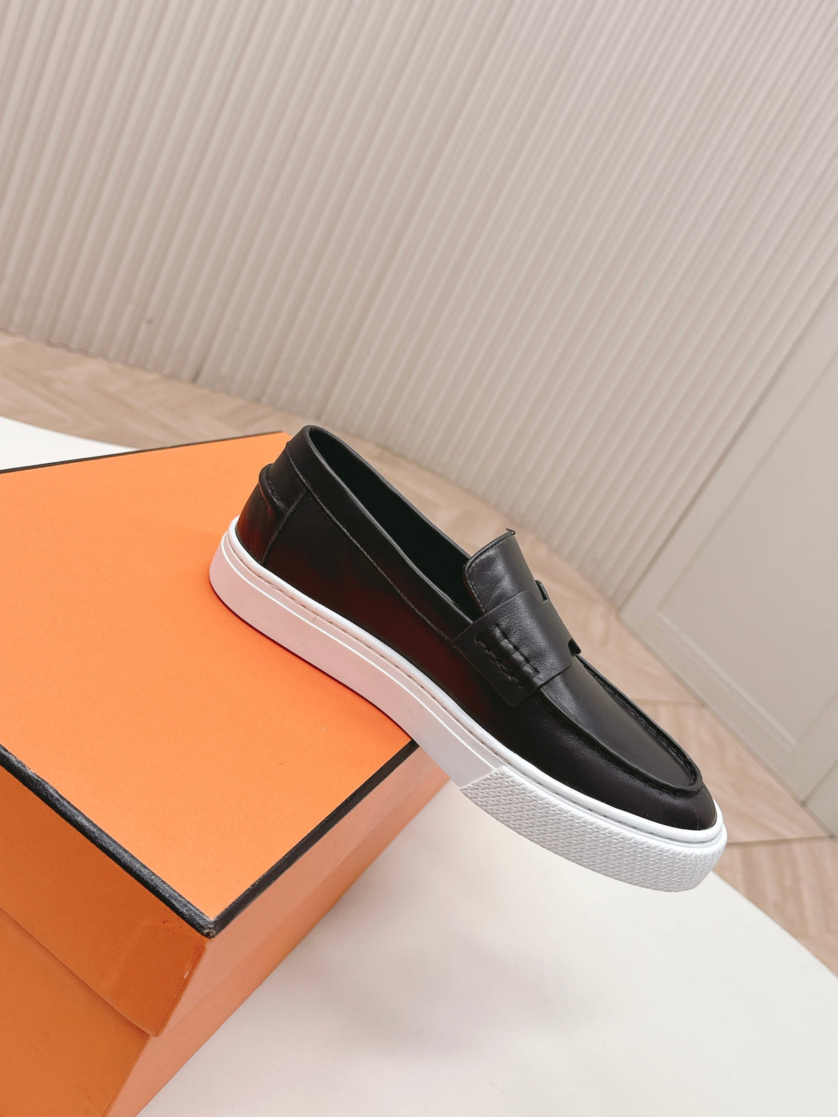 HM 25S SLIP-ON IN BLACK LAMBSKIN