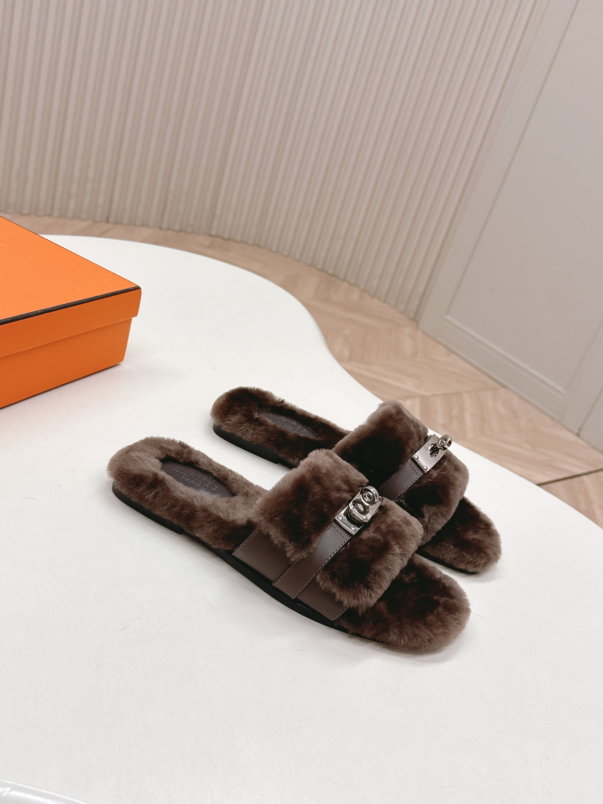 HM 25S ORAN SANDAL IN DARK BROWN SHEARLING WITH SILVER HARDWARE
