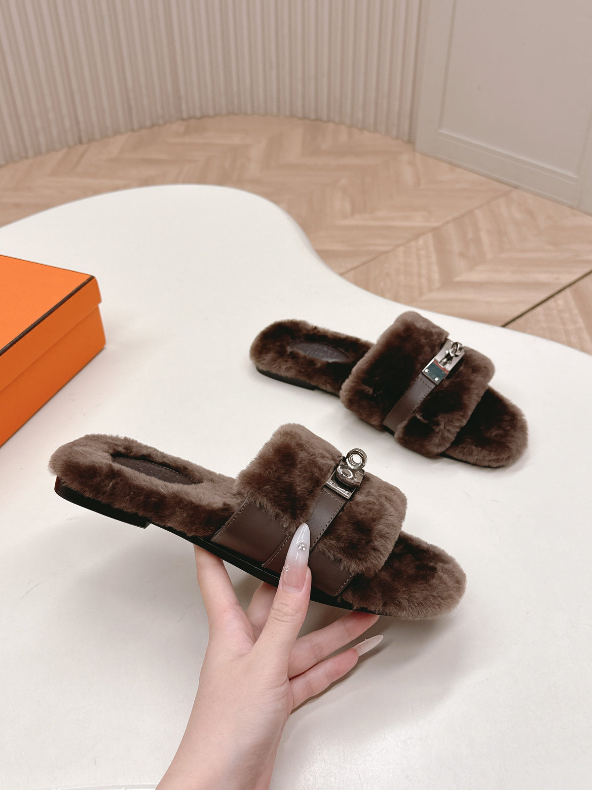 HM 25S ORAN SANDAL IN DARK BROWN SHEARLING WITH SILVER HARDWARE