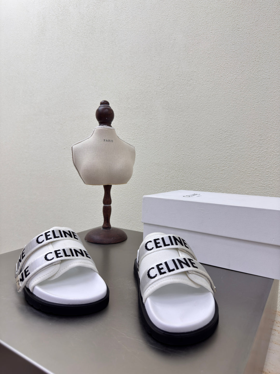 CELINE 25S FLAT SANDALS ARC DE TRIOMPHE IN WHITE CALFSKIN AND CANVAS