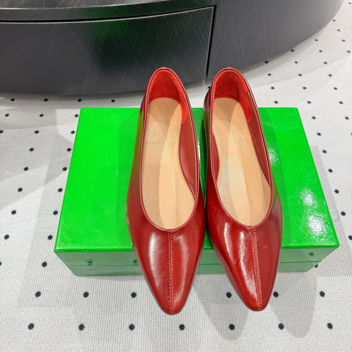 BOTTEGA VENETA 26S BALLET FLATS IN RED CALFSKIN