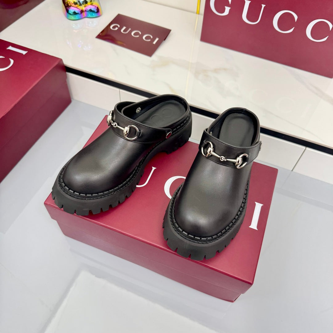 GG PLATFORM MULES 25S IN BLACK CALFSKIN