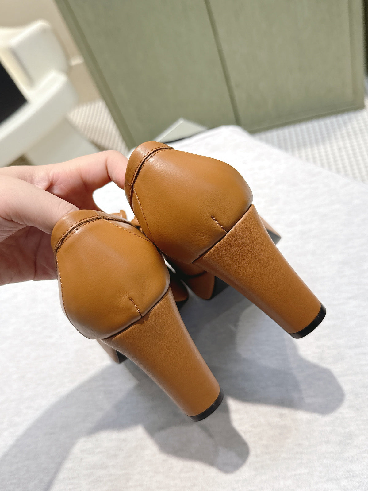 CHANEL 25S HIGH-HEELED MOCCASINS 80MM IN CARAMEL CALFSKIN GOLD HARDWARE
