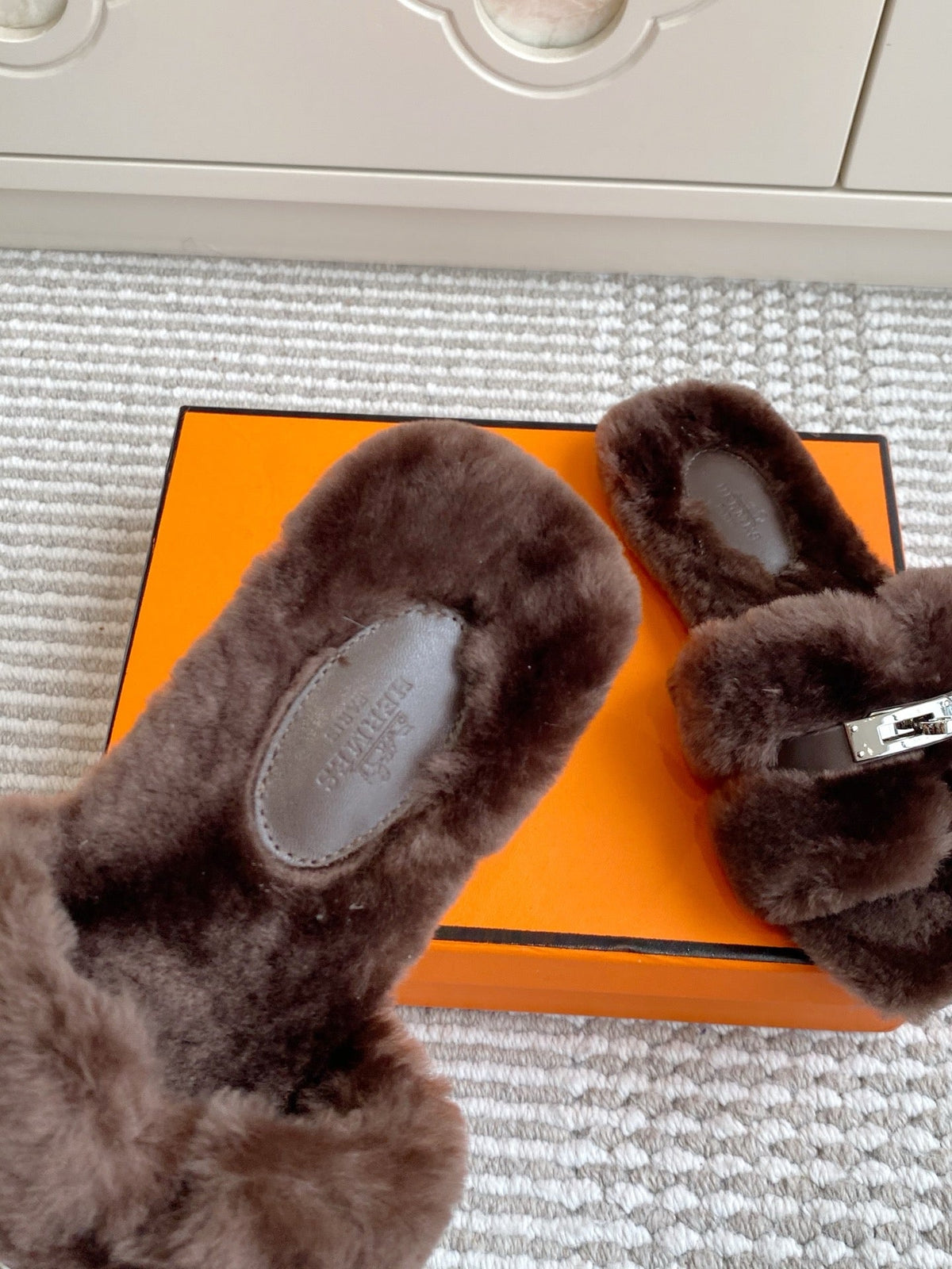HM 25S ECLAIR SANDAL IN DARK BROWN SHEARLING WITH SILVER HARDWARE