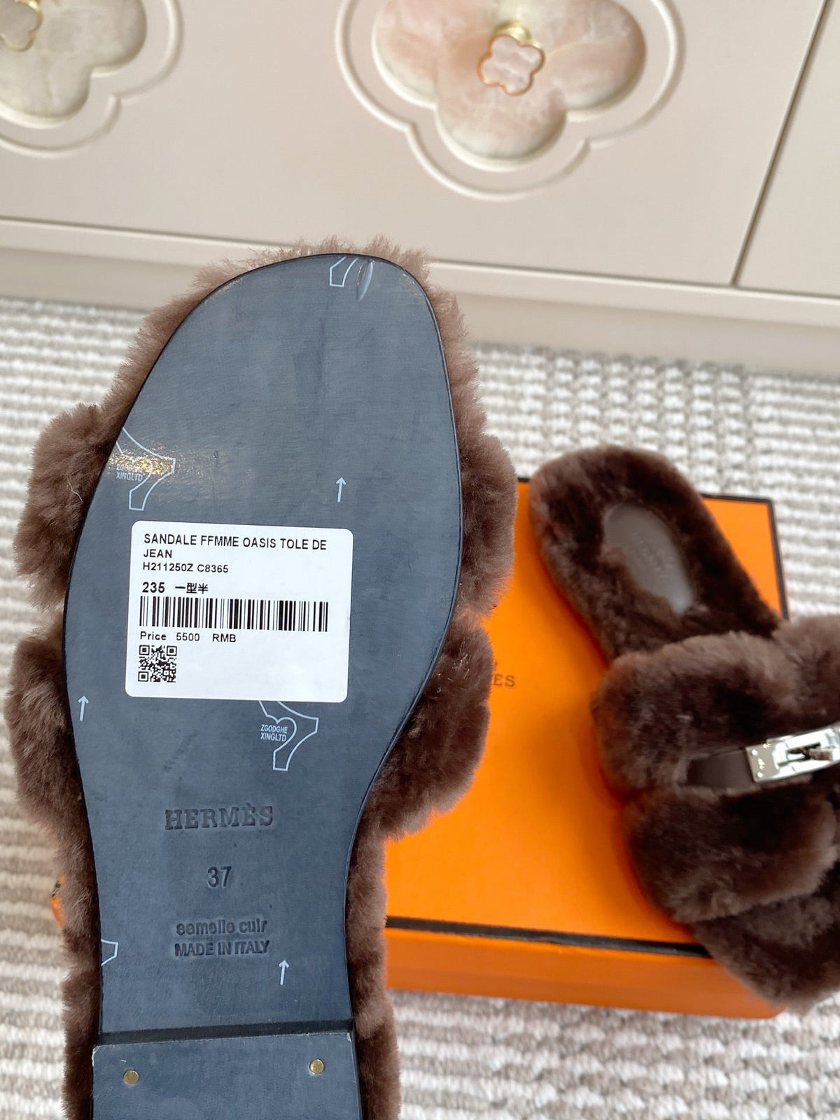 HM 25S ECLAIR SANDAL IN DARK BROWN SHEARLING WITH SILVER HARDWARE