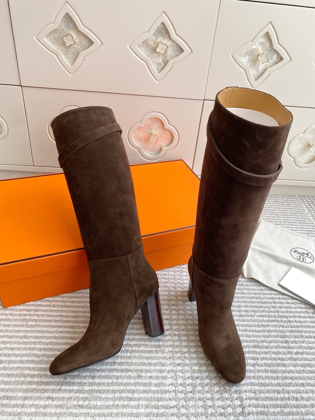 HM 25S TALL BOOTS 90 MM IN DARK BROWN SUEDE