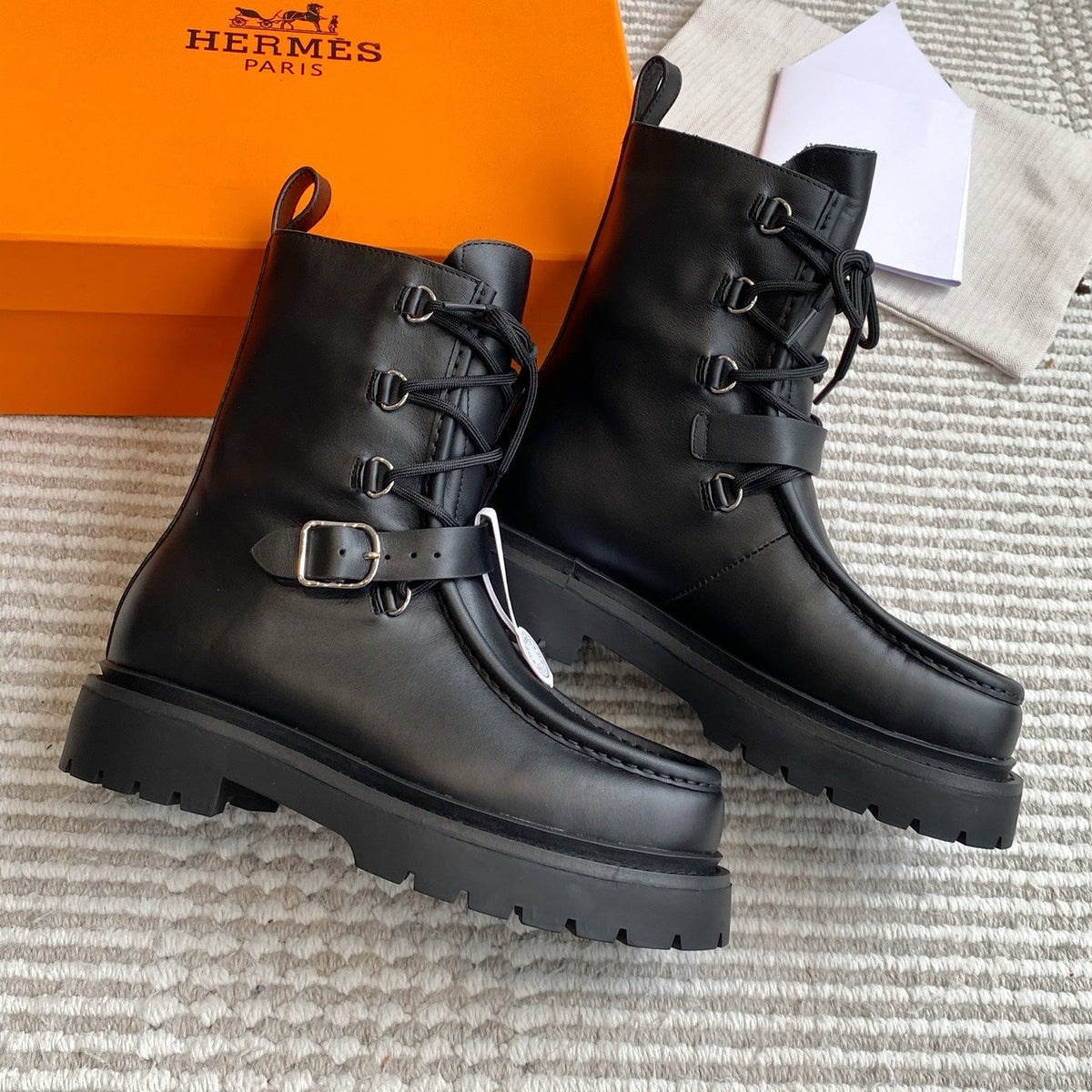 HM 25S ANKLE BOOTS IN BLACK LAMBSKIN