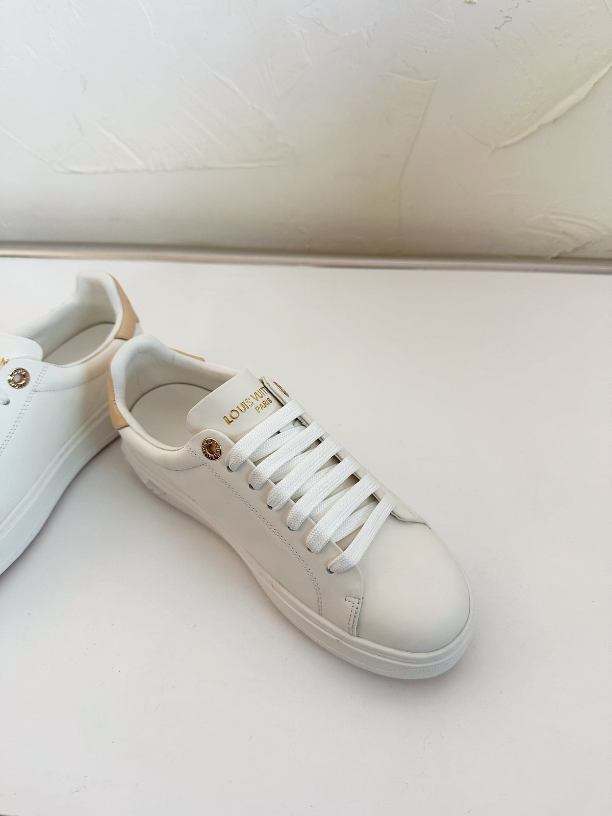 TIME OUT SNEAKER IN WHITE CALFSKIN