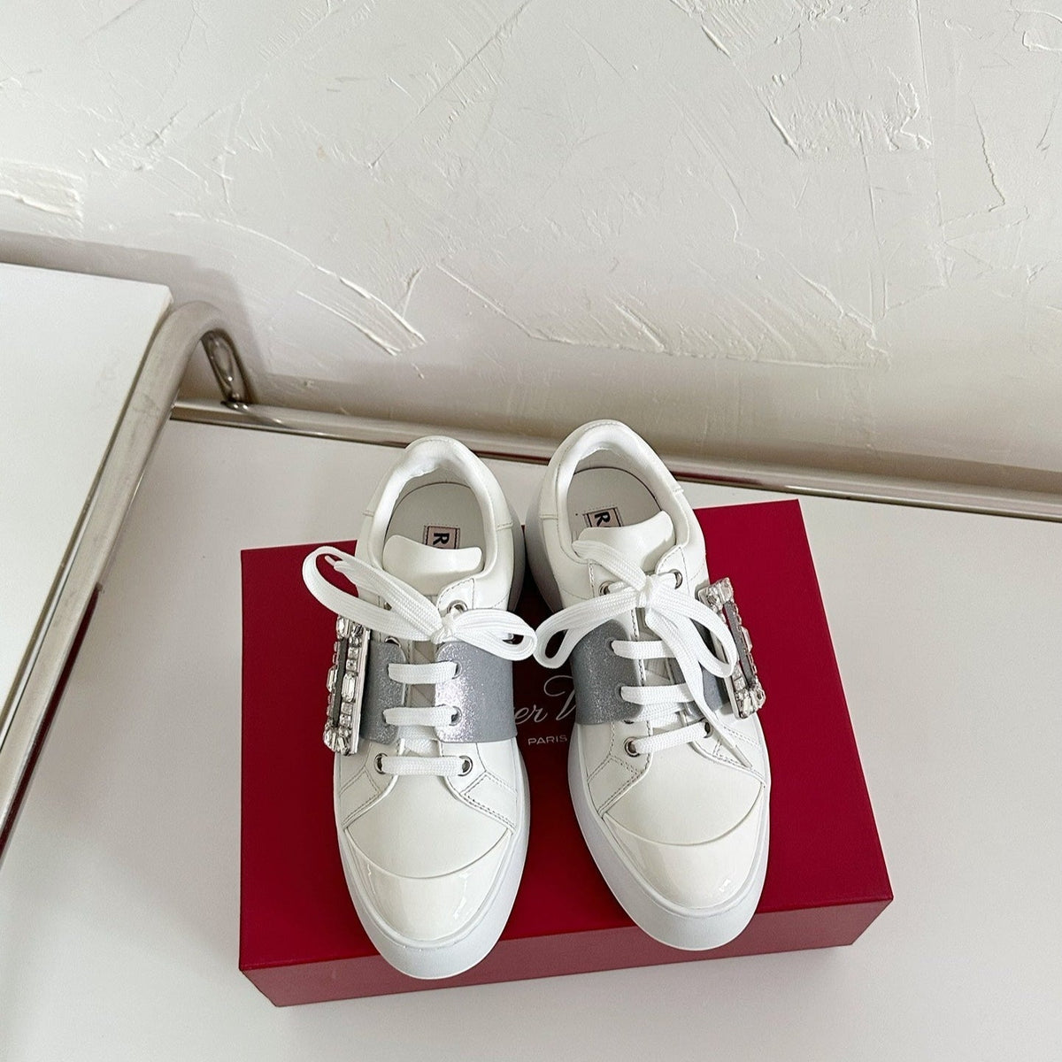 VIV' SKATE SNEAKERS IN WHITE CALFSKIN SILVER GLITTER STRAP AND CRYSTAL BUCKLE
