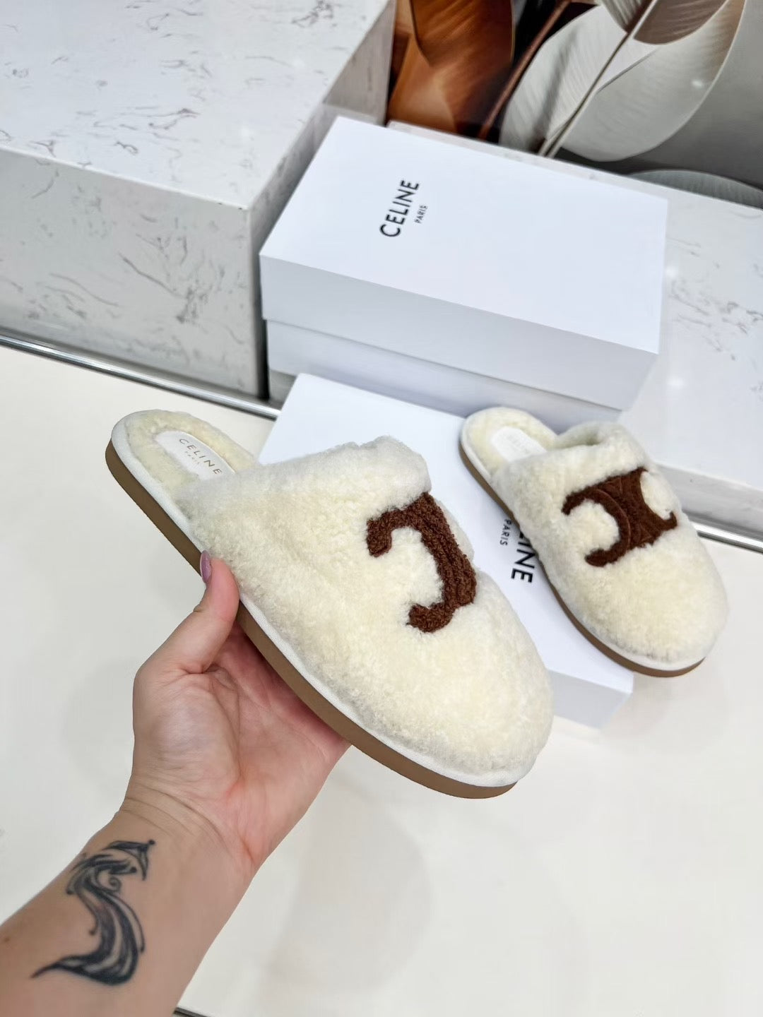 CELINE 25S GEORGIA SLIDE IN SHEARLING IN IVORY