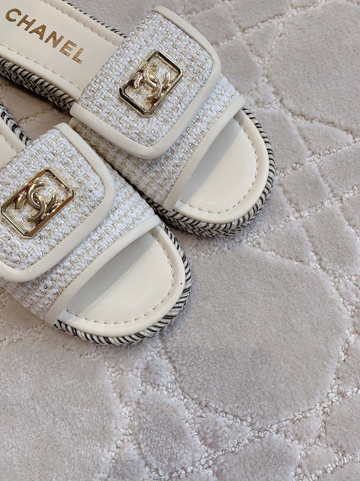 PLATFORM SLIPPERS IN WHITE WOOL AND LAMBSKIN