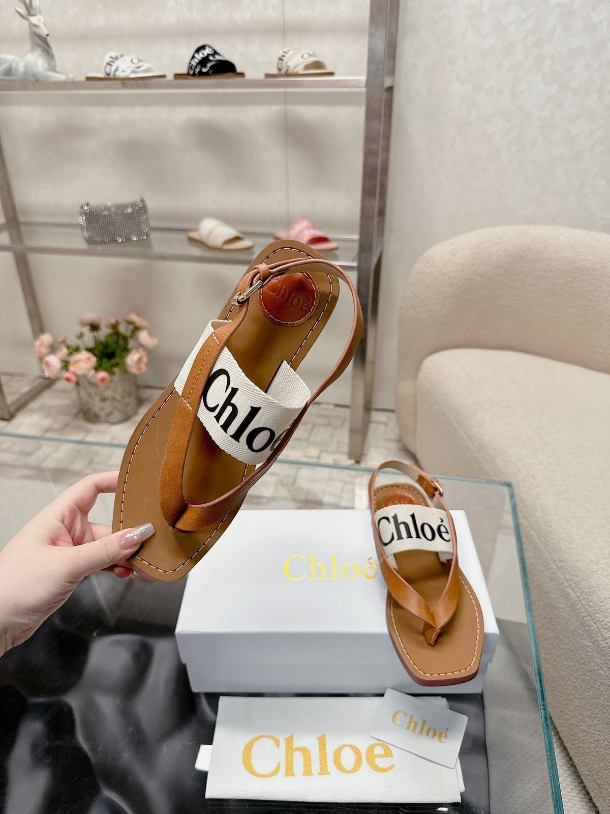 CHLOÉ THONG SANDALS IN CINNAMON BROWN CALFSKIN AND WHITE CANVAS