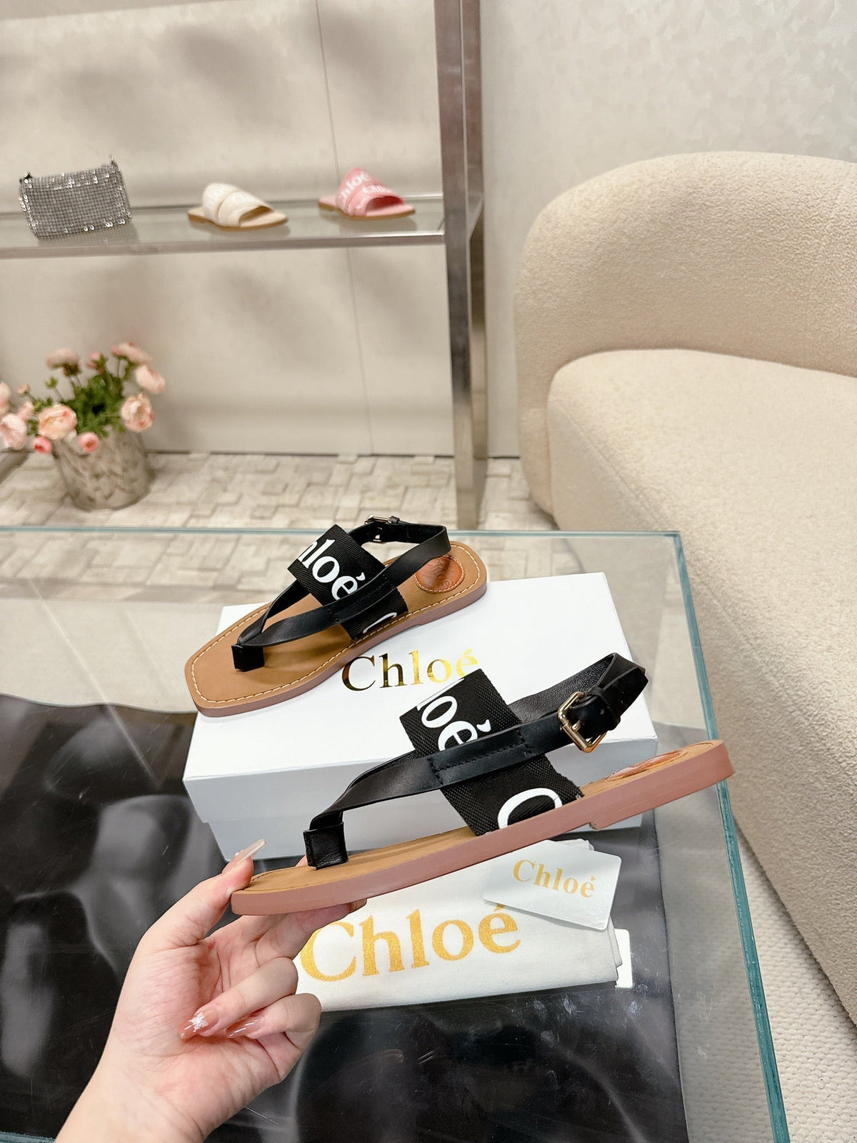 CHLOÉ THONG SANDALS IN BLACK CALFSKIN AND CANVAS
