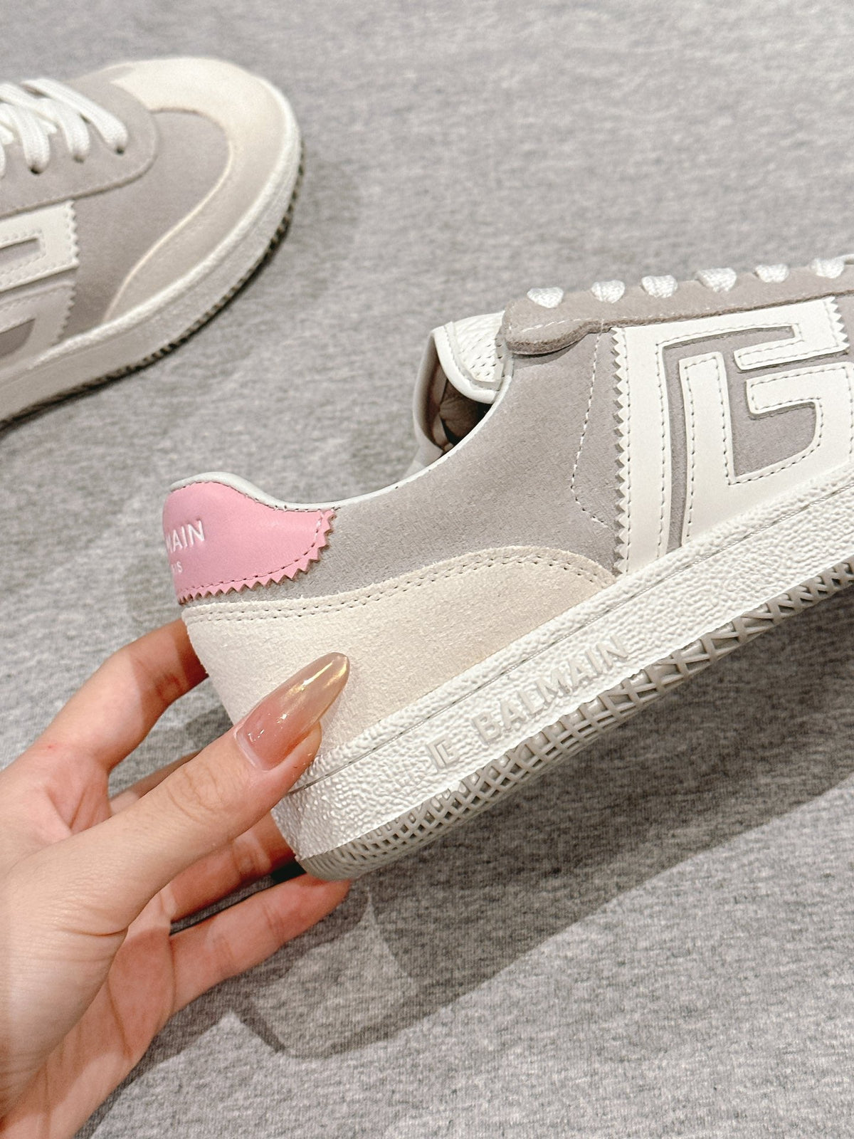 BALMAIN 26S SNEAKERS IN LIGHT BEIGE AND SOFT TAUPE SUEDE