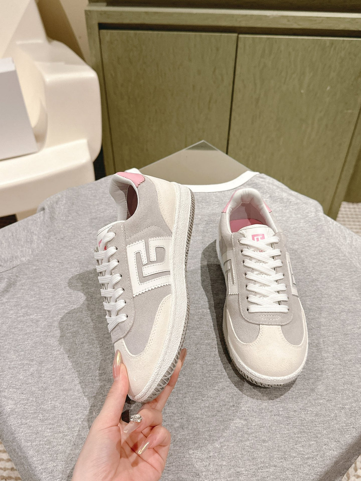BALMAIN 26S SNEAKERS IN LIGHT BEIGE AND SOFT TAUPE SUEDE