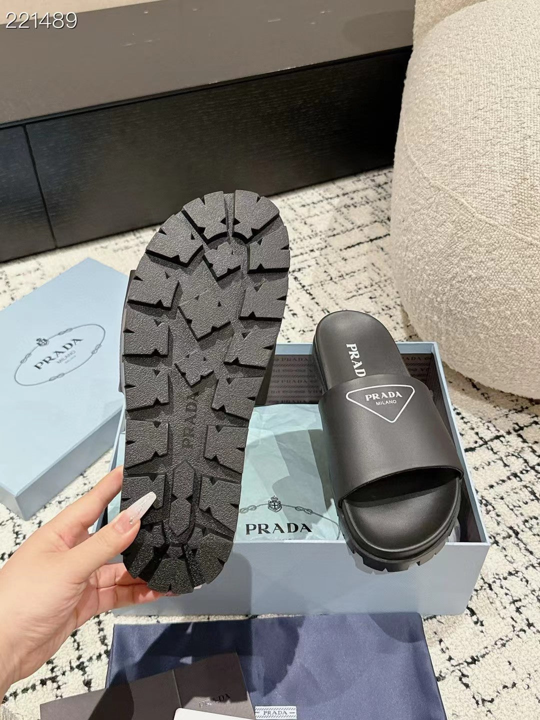 PRADA 25S RUBBER SLIDE IN BLACK CALFSKIN WITH LOGO