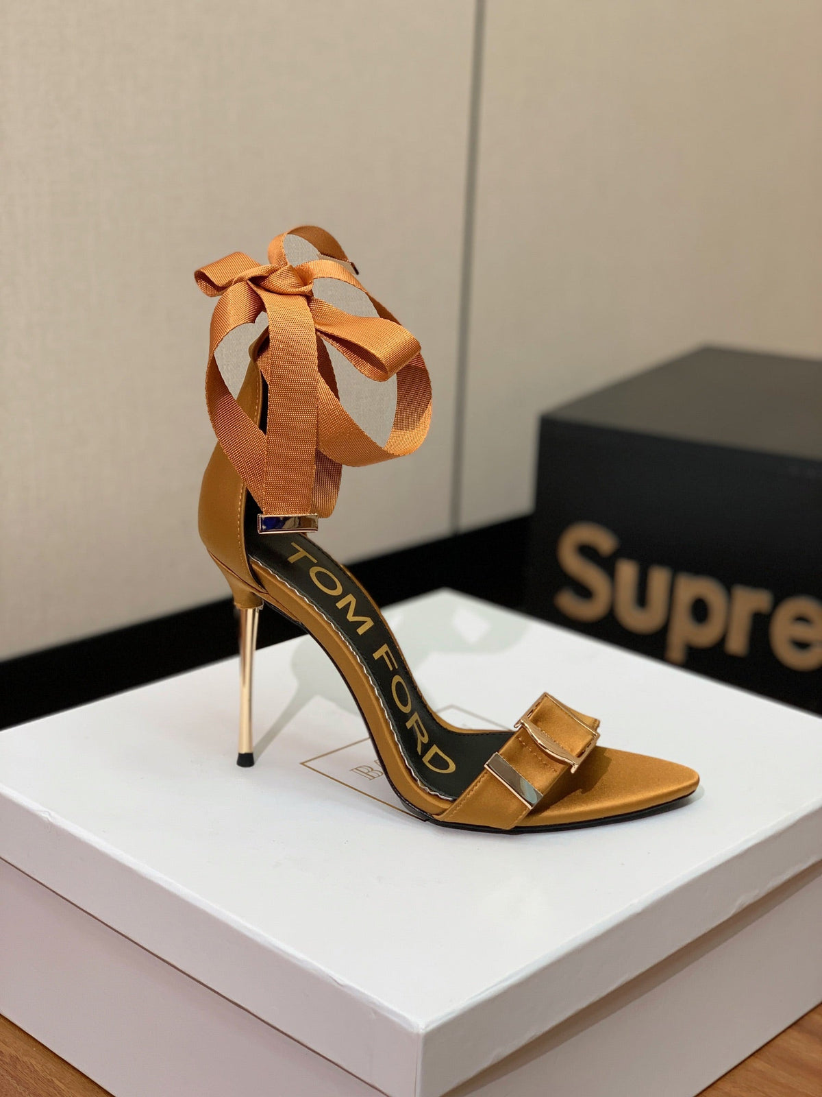 ANKLE SANDAL 10 CM IN CIDER ORANGE SILK AND SHEEPSKIN