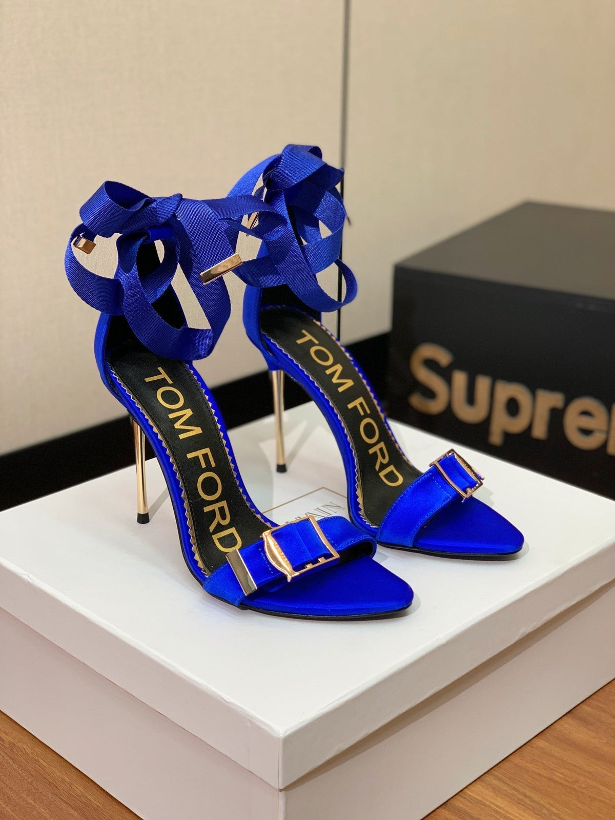 ANKLE SANDAL 10 CM IN COBALT BLUE SILK AND SHEEPSKIN