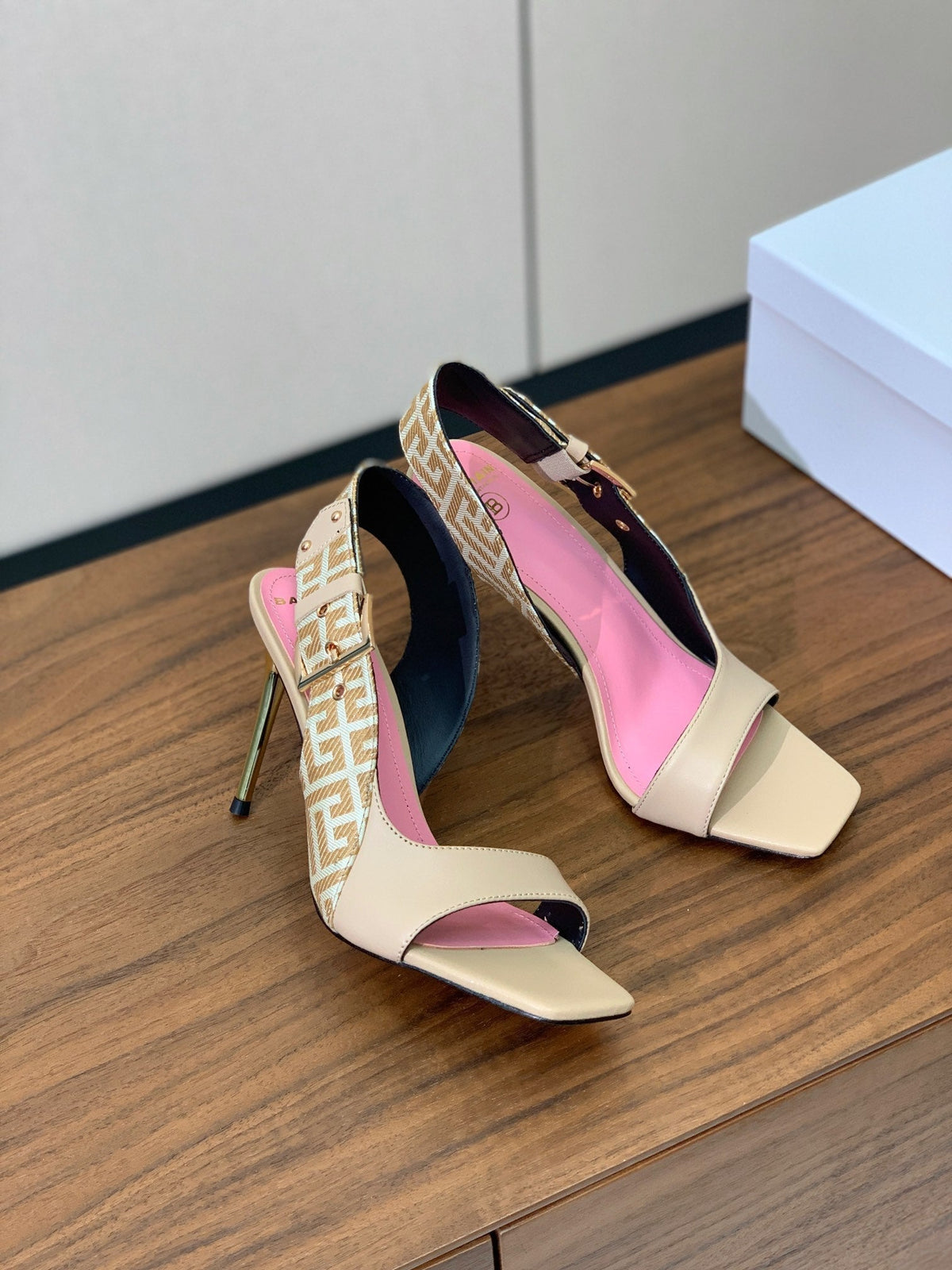 BALMAIN 25S JACQUARD KNIT SLINGBACK PUMPS 95MM IN BEIGE GRAY AND PINK CALFSKIN