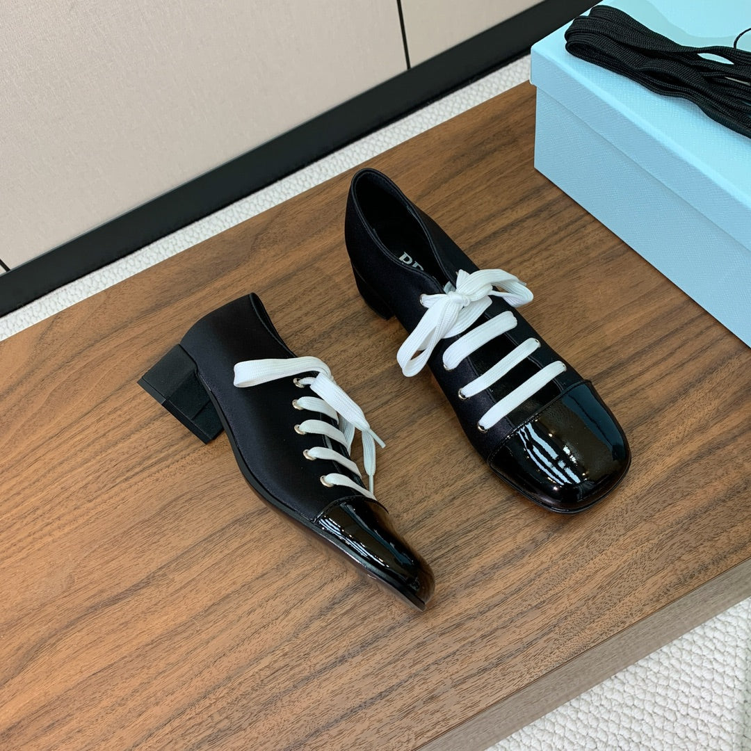 LACE-UP HIGH SHOES IN BLACK SILK MIX GLOSSY CALFSKIN