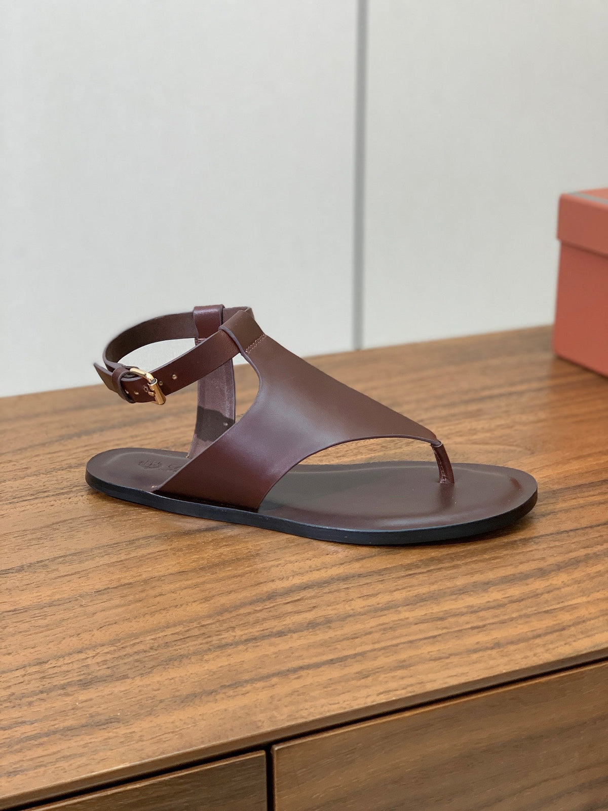 FLIP FLOPS SANDAL IN BROWN CALFSKIN