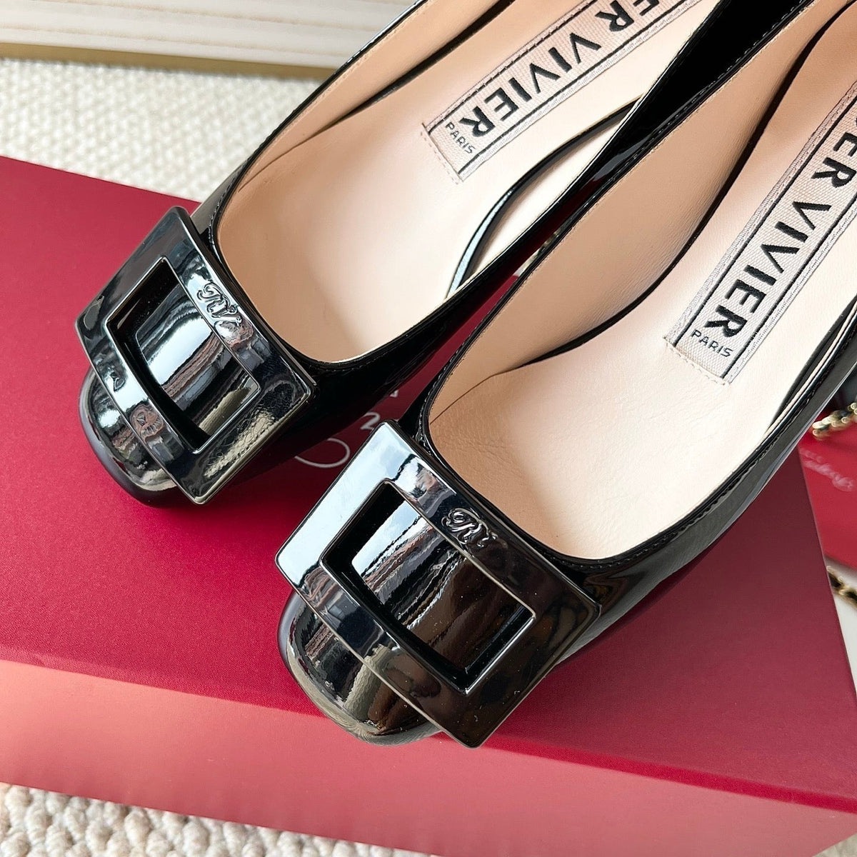 U LOOK BALLERINAS IN BLACK GLOSSY CALFSKIN