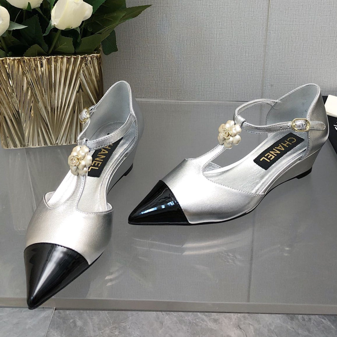 CAMELLIA CAP JANE SANDALS IN SILVER MIX BLACK LAMBSKIN