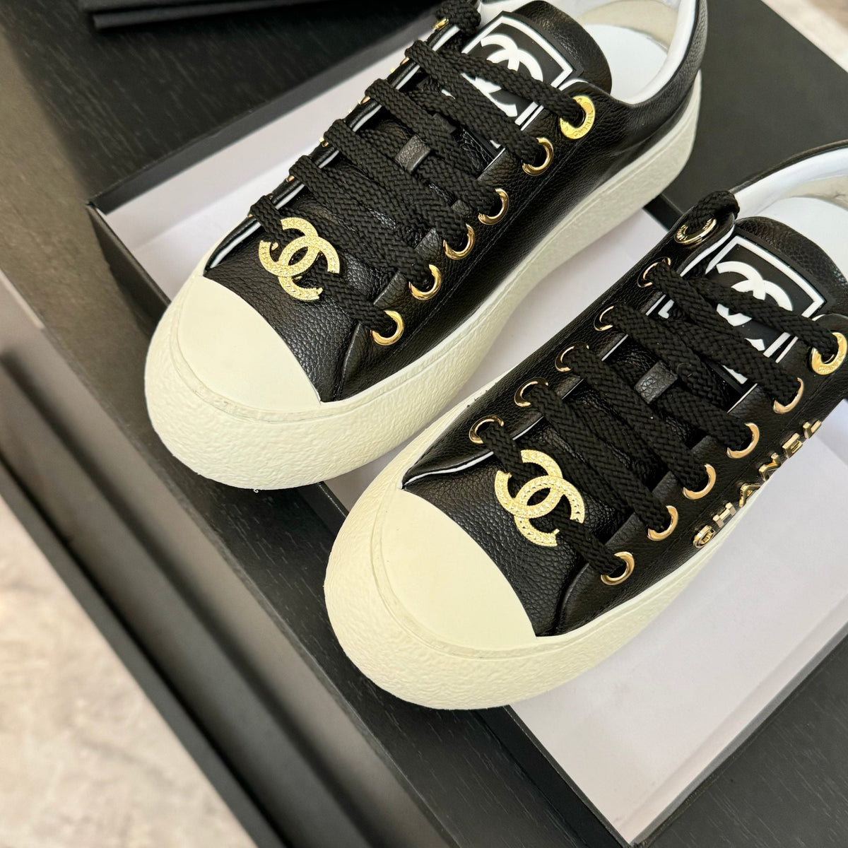 BIG-HEAD COOKIE SHOES IN BLACK MIX WHITE LAMBSKIN