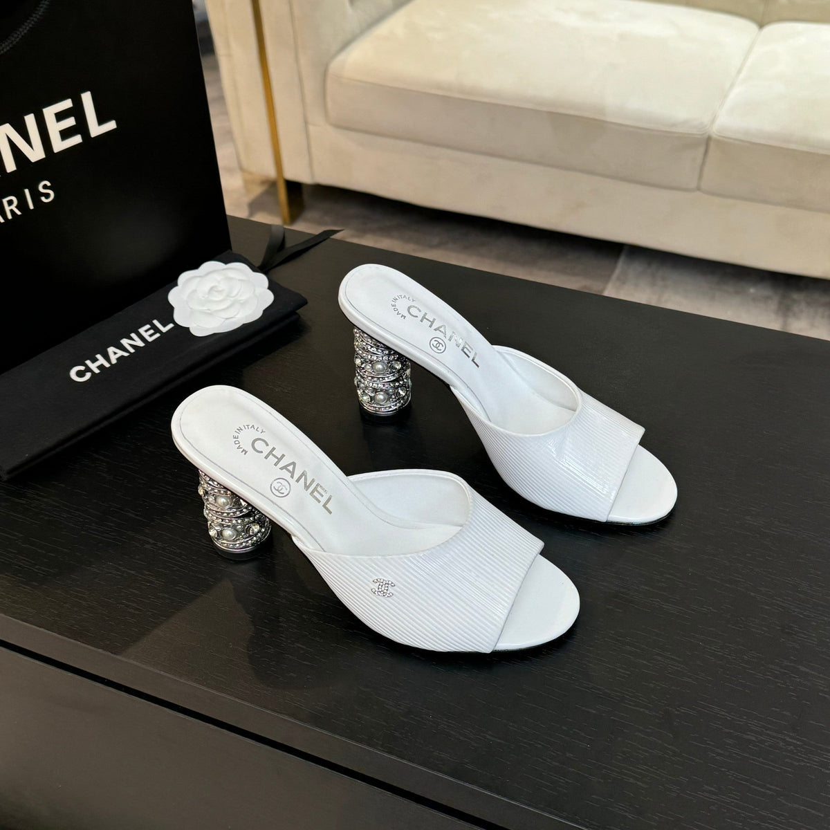 T-STRAP PEARL HEEL 85 MM SANDALS IN WHITE LAMBSKIN MULE