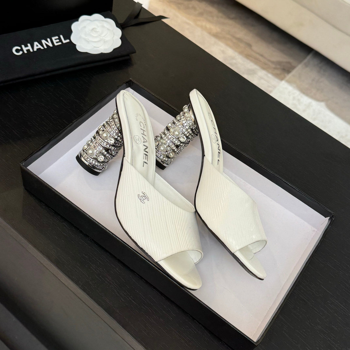 T-STRAP PEARL HEEL 85 MM SANDALS IN WHITE LAMBSKIN MULE