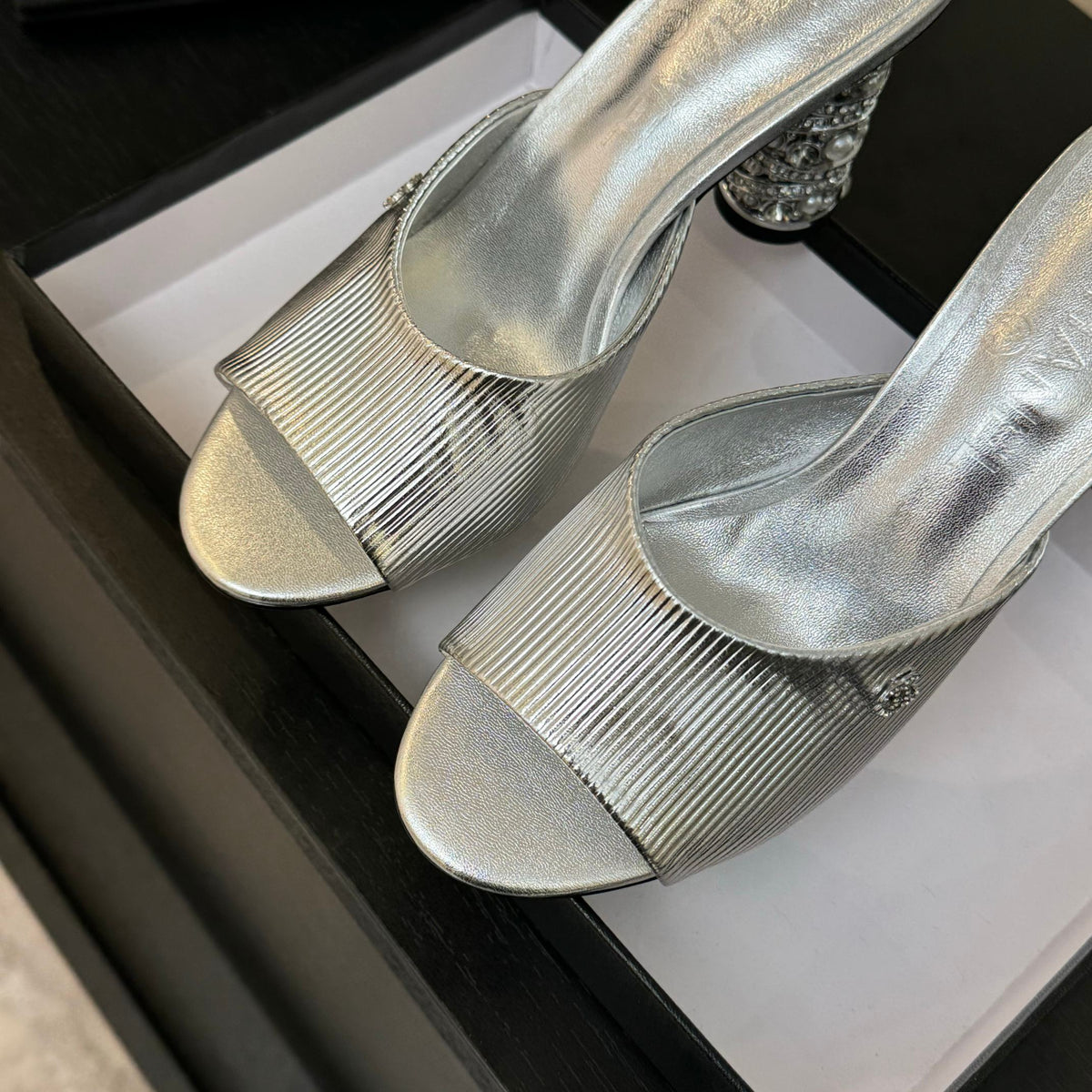 T-STRAP PEARL HEEL 85 MM SANDALS IN SILVER LAMBSKIN MULE