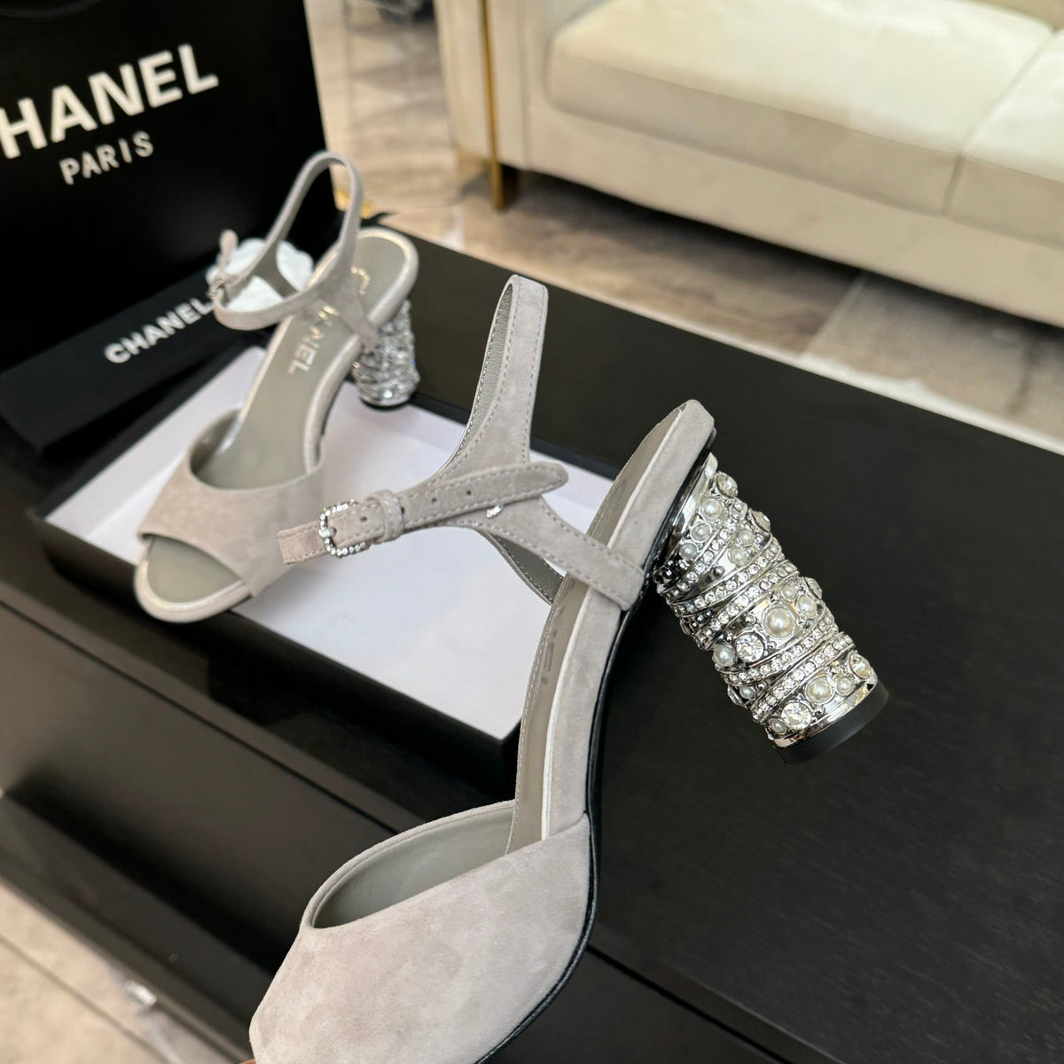 T-STRAP PEARL HEEL 85 MM SANDALS IN PASTEL GRAY SUEDE