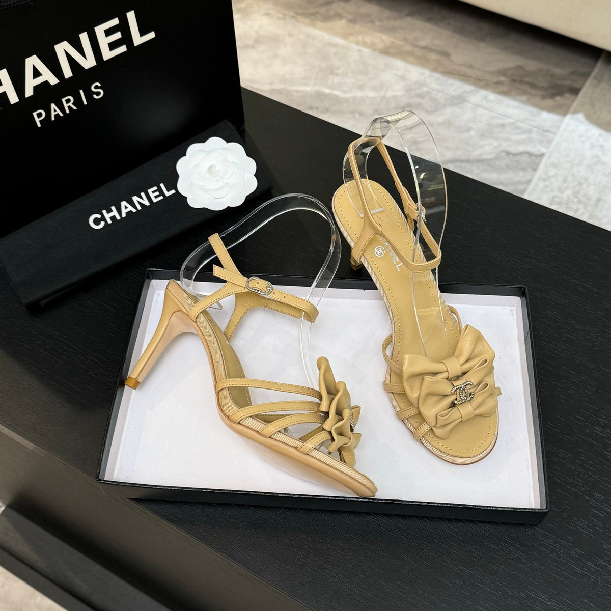 HIGH HEEL SANDAL WITH BOW IN BEIGE LAMBSKIN