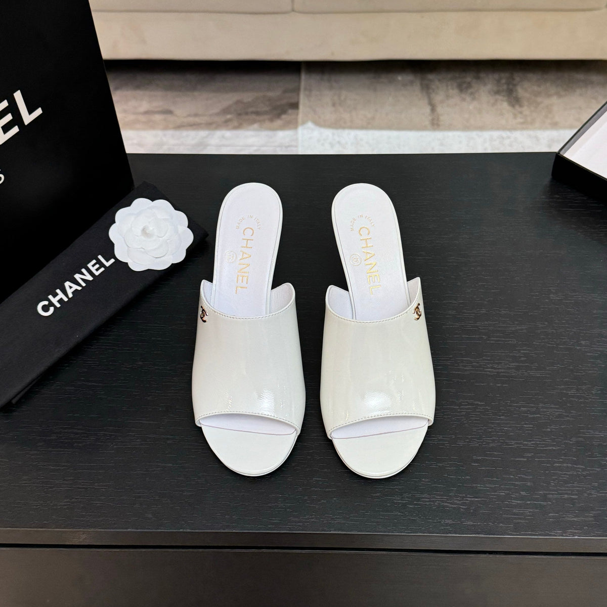 PEEP TOE MULE 85MM IN WHITE PATENT CALFSKIN