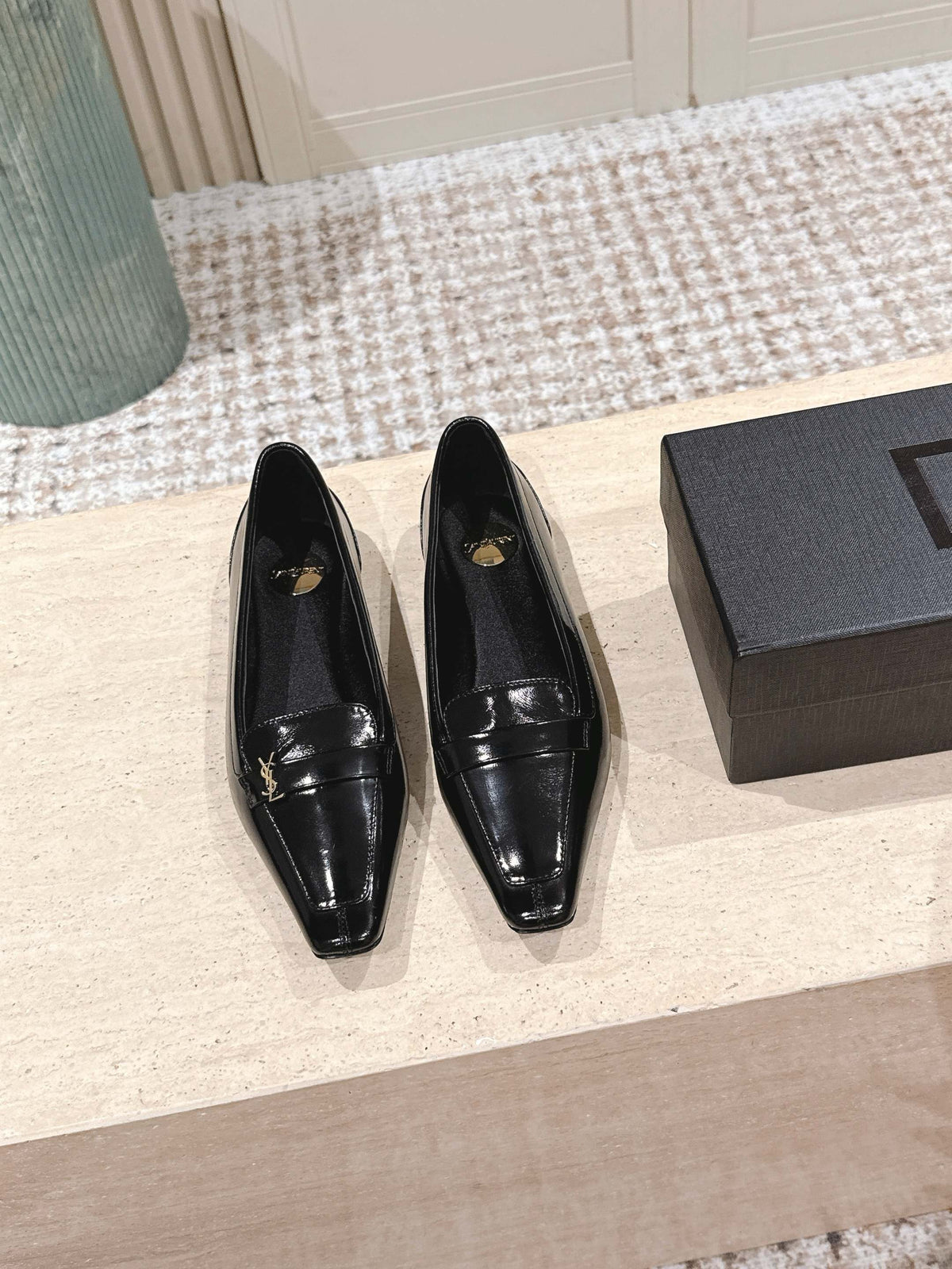 YSL 25S SAINT LAURENT POPPY BALLET FLATS IN BLACK GLOSSY CALFSKIN