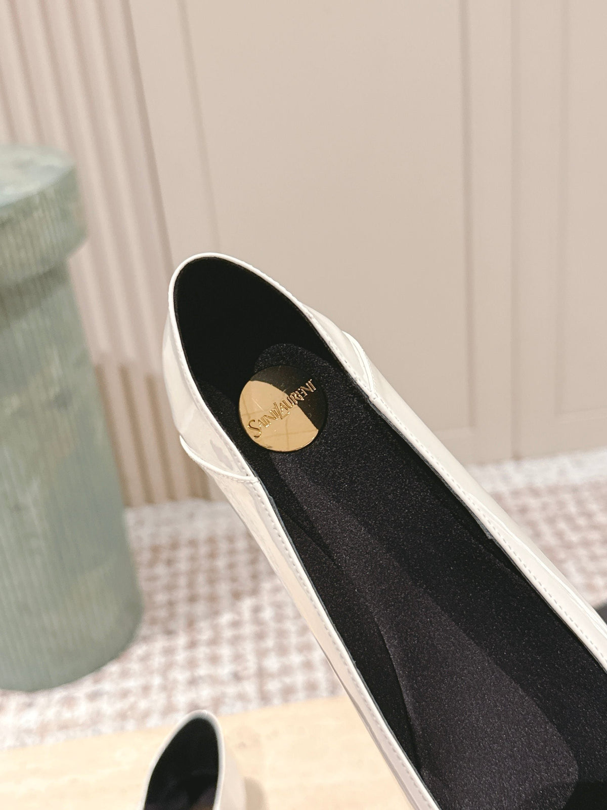 YSL 25S POPPY BALLET FLATS IN IVORY GLOSSY LAMBSKIN