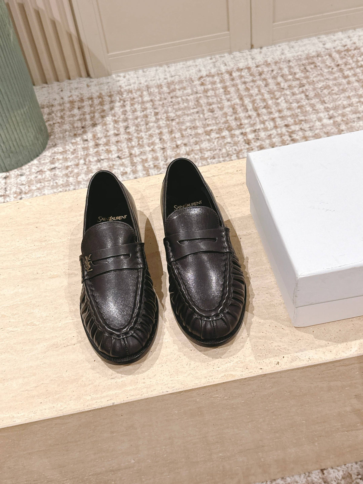 YSL 25S SAINT LAURENT LOAFERS IN BLACK CALFSKIN WITH SMALL LOGO